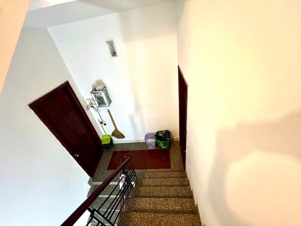 Lê Văn Lương (ô tô ngủ trong nhà); 4x19m; nhà 3 tầng tiện kinh doanh; pháp lý chuẩn