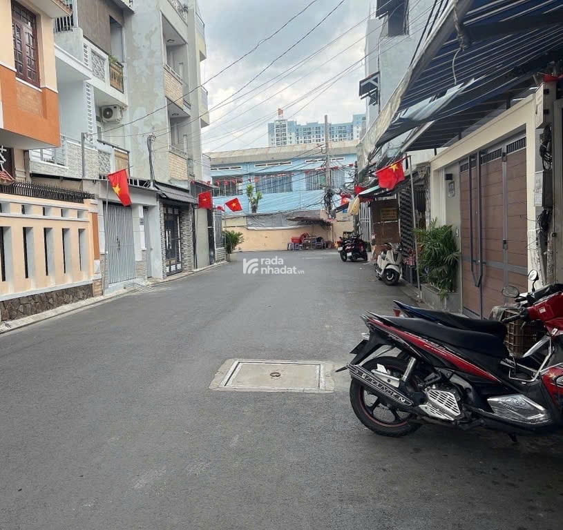 Lê Văn Lương (ô tô ngủ trong nhà); 4x19m; nhà 3 tầng tiện kinh doanh; pháp lý chuẩn