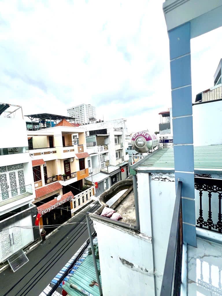 Lê Văn Lương (ô tô ngủ trong nhà); 4x19m; nhà 3 tầng tiện kinh doanh; pháp lý chuẩn