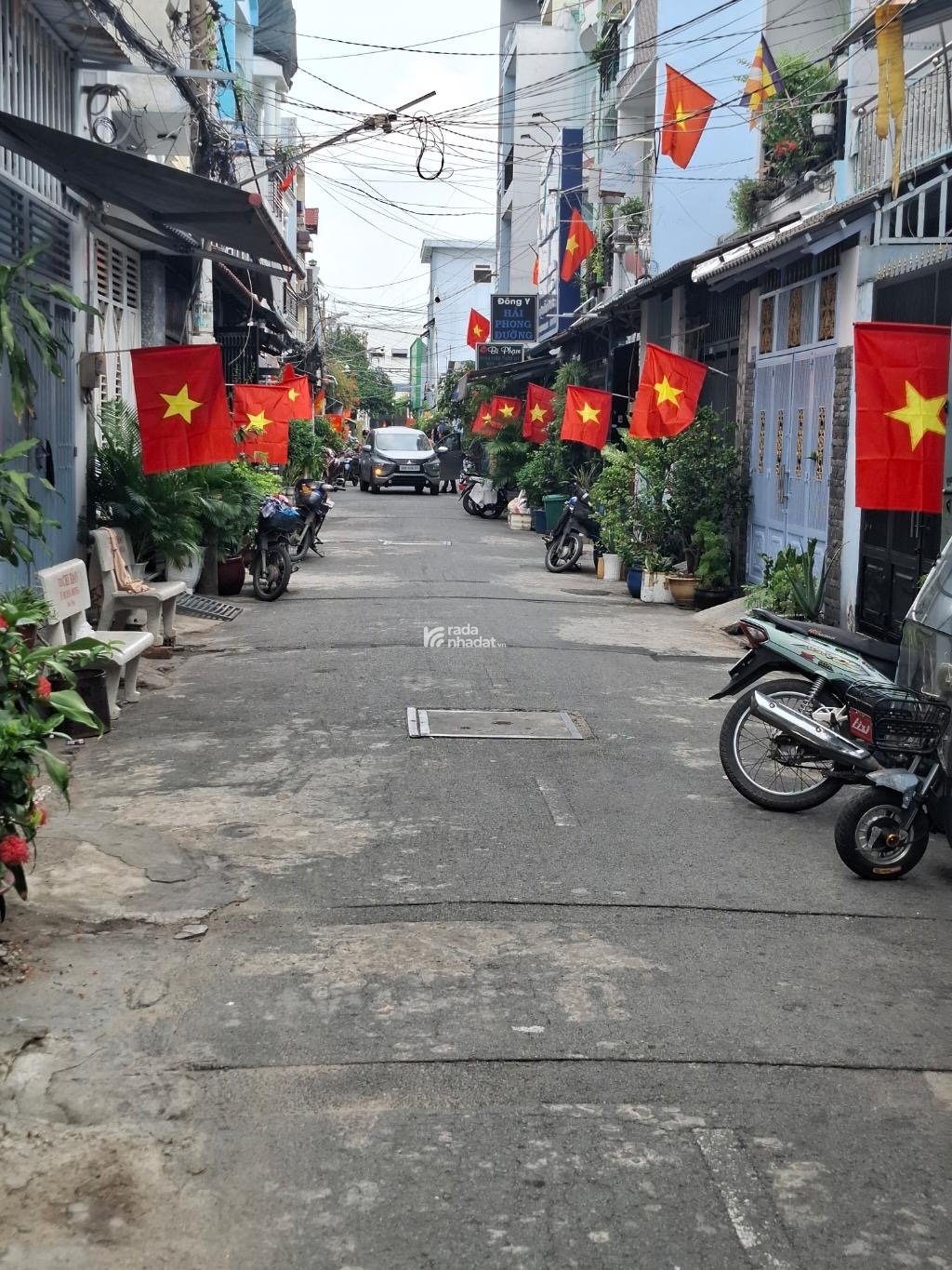 Bình Tân, Lê Văn Quới Ngay Chợ KD Mua Bán Sầm Uất, DT 56m2 (4x14m) 4 Tầng, Hẻm Xe Ôtô, Nhỉnh 6 Tỷ 