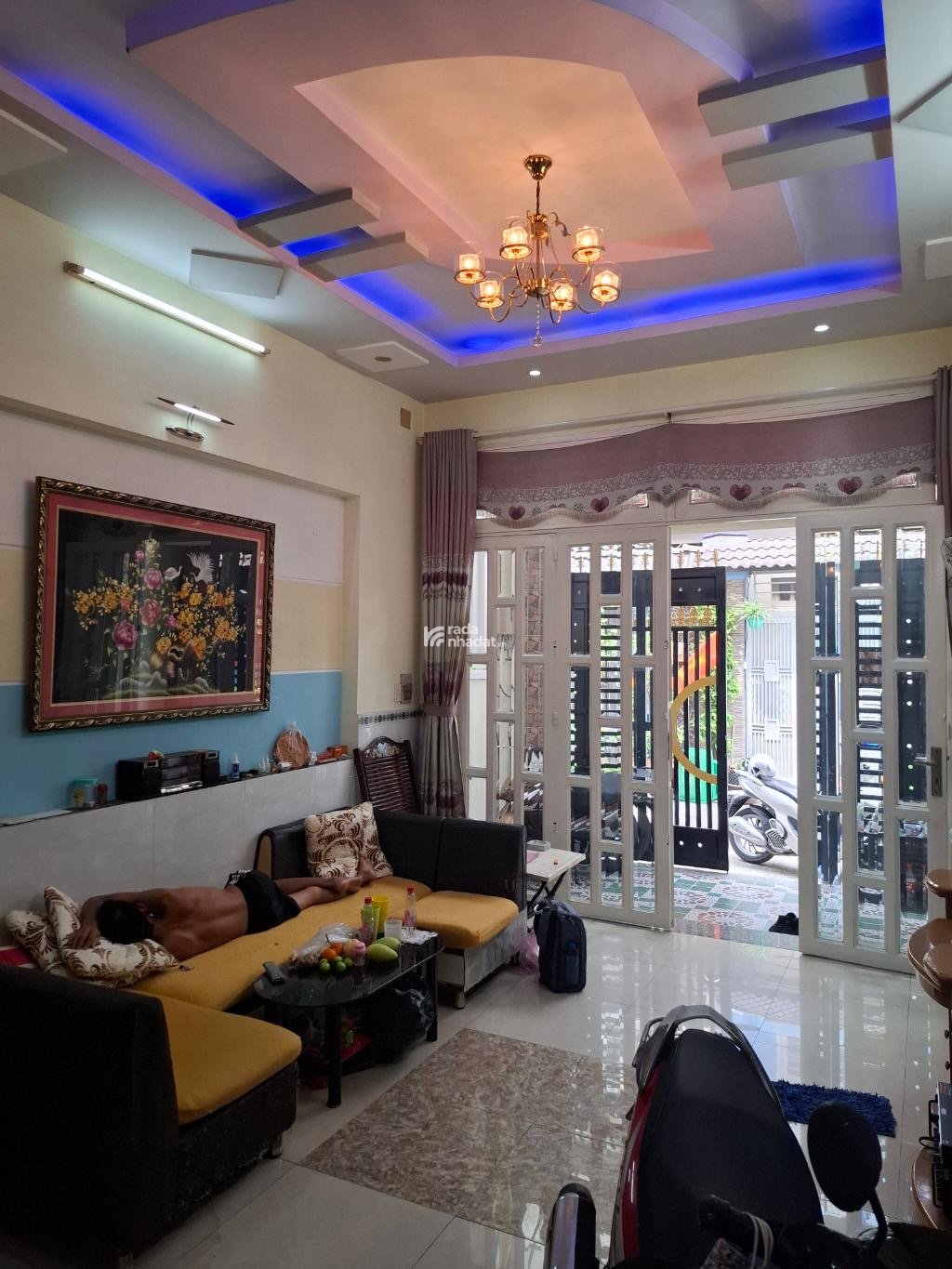 Bình Tân, Lê Văn Quới Ngay Chợ KD Mua Bán Sầm Uất, DT 56m2 (4x14m) 4 Tầng, Hẻm Xe Ôtô, Nhỉnh 6 Tỷ 