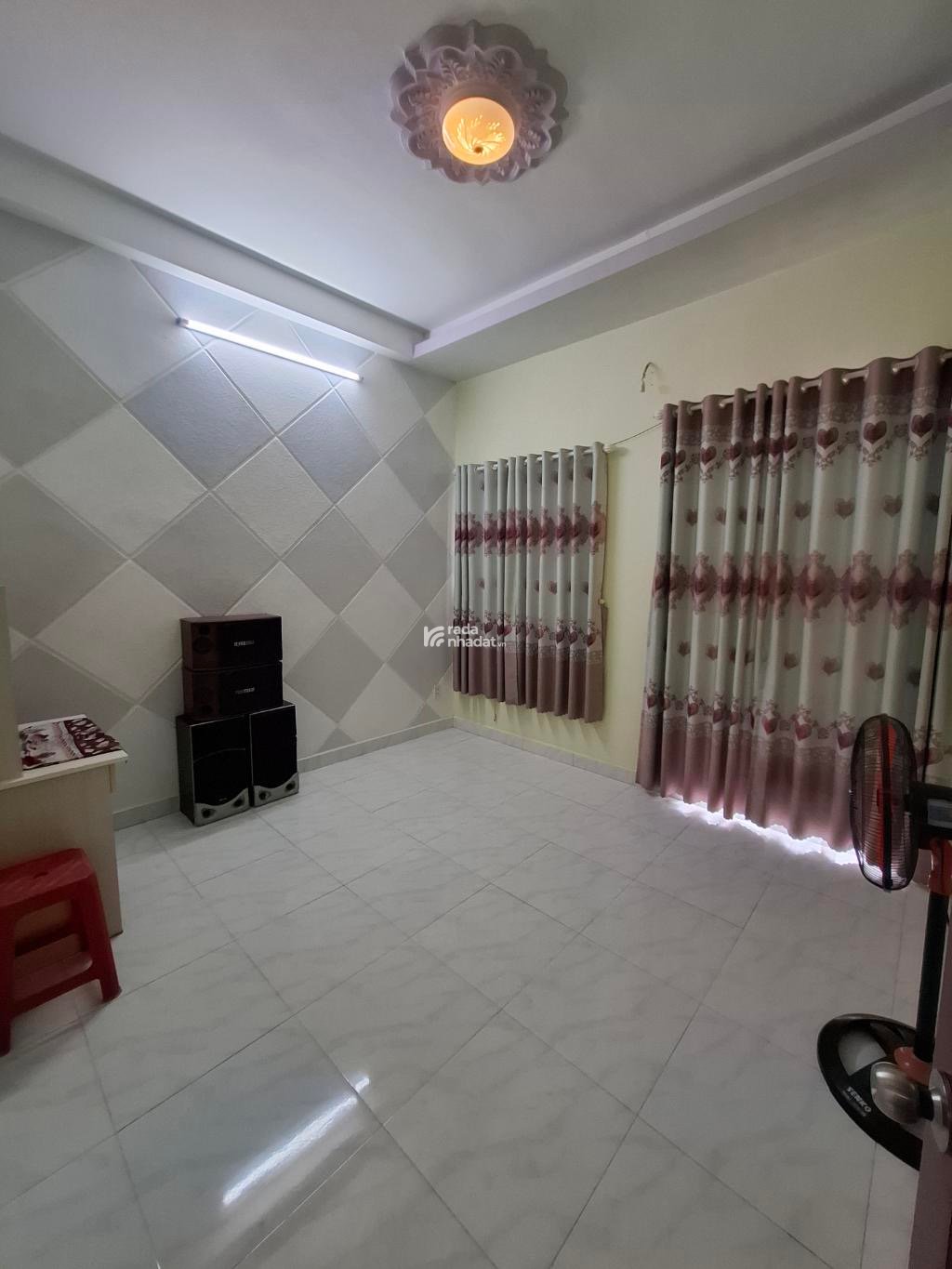 Bình Tân, Lê Văn Quới Ngay Chợ KD Mua Bán Sầm Uất, DT 56m2 (4x14m) 4 Tầng, Hẻm Xe Ôtô, Nhỉnh 6 Tỷ 