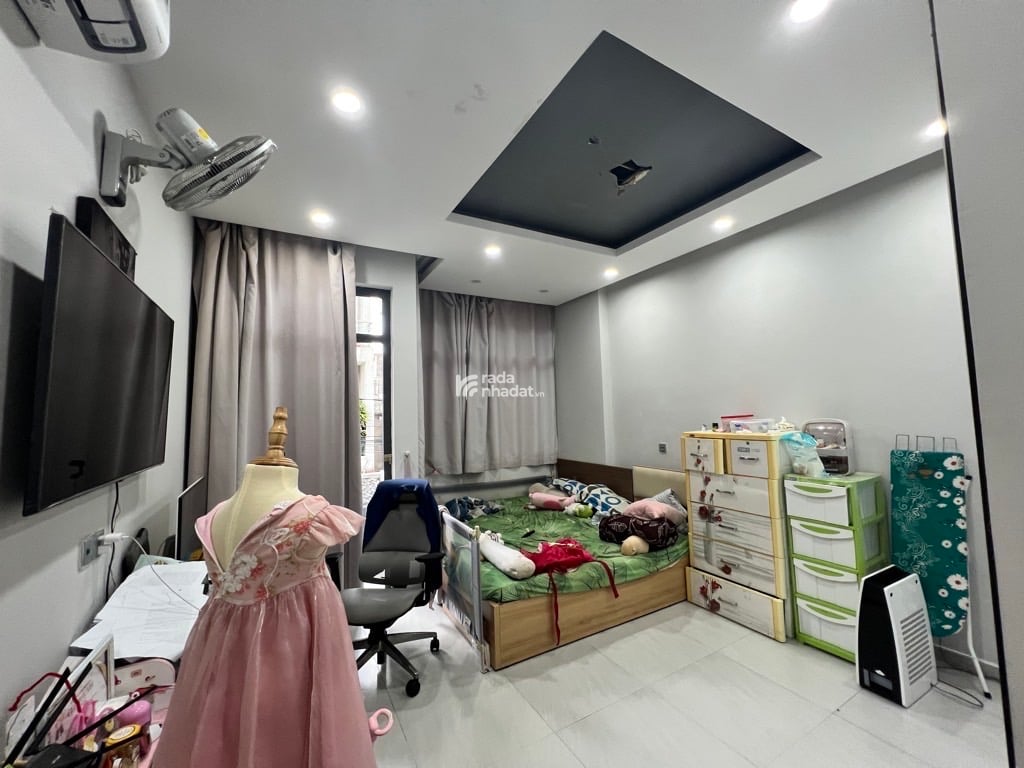 Chỉ 5tỷ nhỉnh, có ngay nhà 4 tầng, 60m2, HXH Nguyễn Duy Trinh, Q9