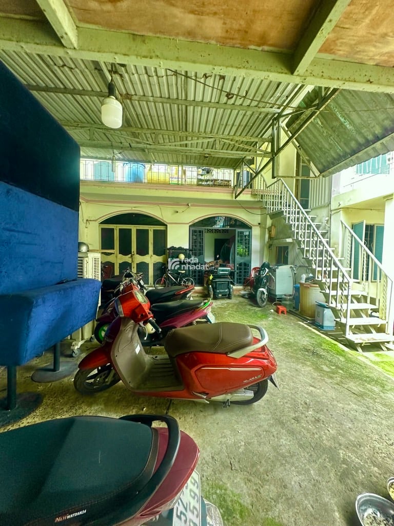 SÁT MT PHAN VĂN TRỊ, BÌNH THẠNH, 200M2 TIỆN XÂY MỚI. GIẢM 750TR CHỈ CÒN 19.5T TL