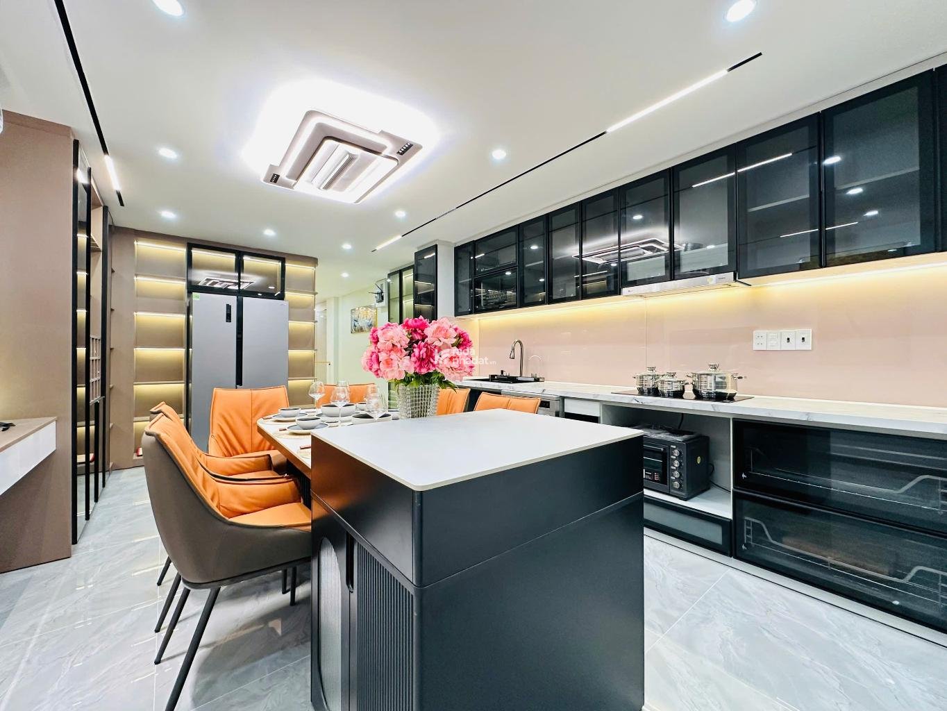 NHÀ 5 TẦNG FULL NỘI THẤT, Ô THANG MÁY, DT 4x16M, KHU CAO TẦNG ĐỒNG BỘ VIP, GÒ VẤP, 10.X TỶ  
