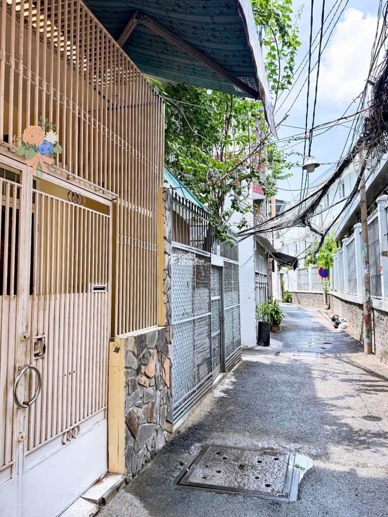 Bán Nhà Full Nội Thất Cao Cấp, 60m2 sử dụng, ngay THCS Đoàn Thị Điểm