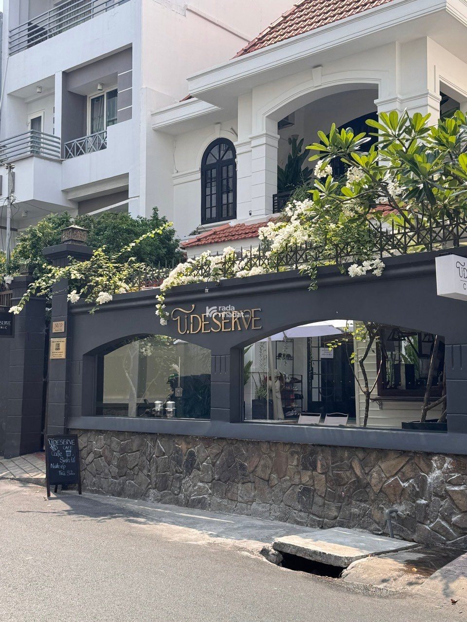 Bán nhà biệt thự siêu Vip tại Q.10, 11x22m,cn 159m2, 1 trệt 2l,đang có dòng tiền thuê sẵn 50tr 