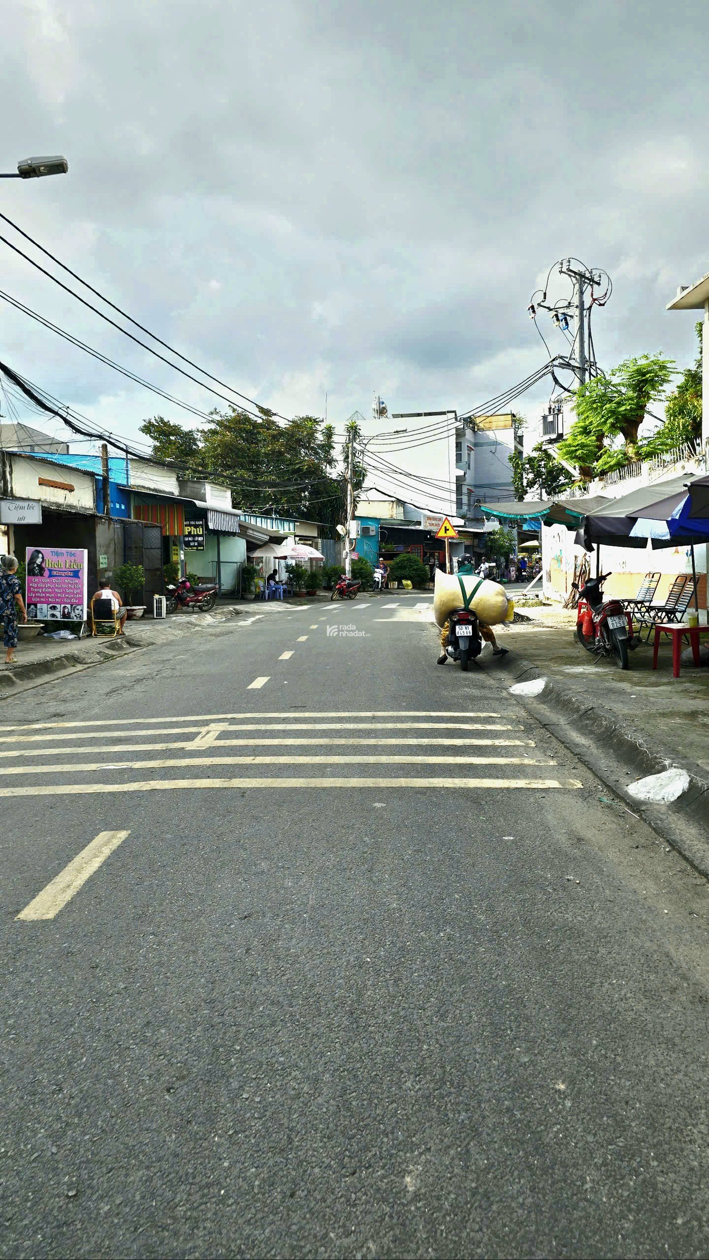 ** Chủ Kẹt * Cần Bán Gấp Nhà (P.Bình Tân), Sát Chợ Bà Hom, DT 60m2, Giá 4,x Tỷ