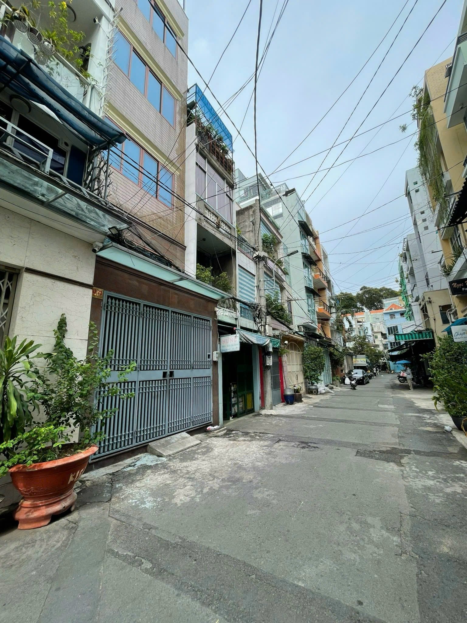 BÁN NHÀ HẺM XE HƠI 6M - LẠC LONG QUÂN, Q11 - DT: 7 x 12m - HĐT 35tr/tháng - GIÁ 12.5 TỶ TL