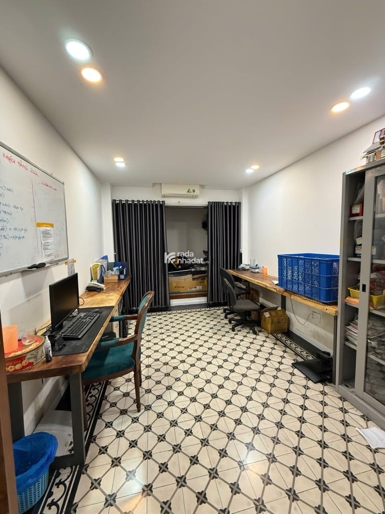 MẶT TIỀN 4 TẦNG NGAY TRUNG TÂM QUẬN TÂN PHÚ SÁT AEON MALL 