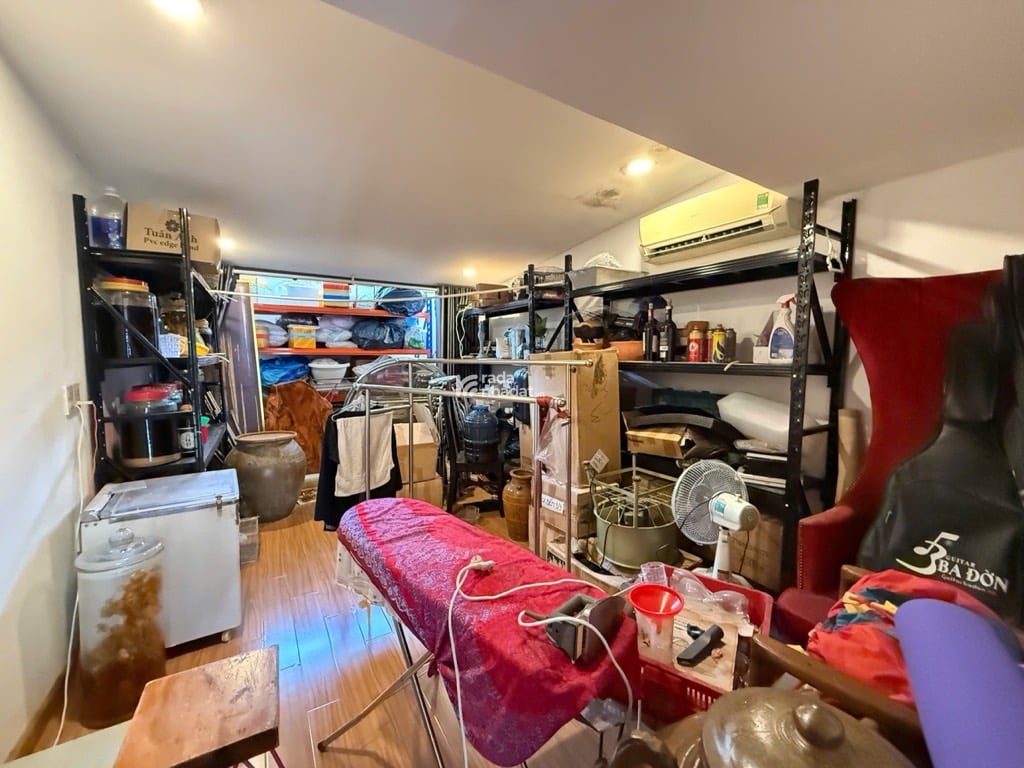 MẶT TIỀN 4 TẦNG NGAY TRUNG TÂM QUẬN TÂN PHÚ SÁT AEON MALL 