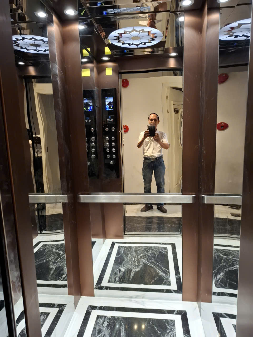 KHÁCH SẠN LÔ GÓC 6 TẦNG PHẠM VĂN CHIÊU GÒ VẤP -DÒNG TIỀN 130 TRIỆU/THÁNG  -GIÁ CHỈ 26 TỶ