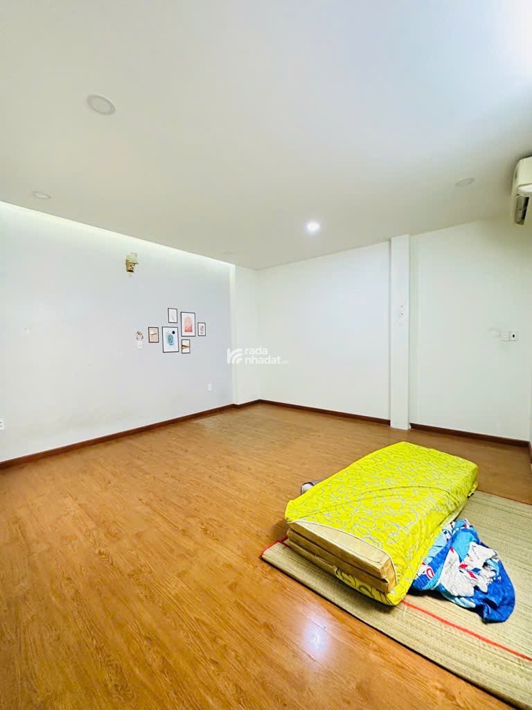 GẤP BÁN NHÀ GIẢM MẠNH - PHƯỜNG 15 - TÂN BÌNH - FULL NỘI THẤT- 2 TẦNG - CHỈ 7 TỎI 3 ( SHR )