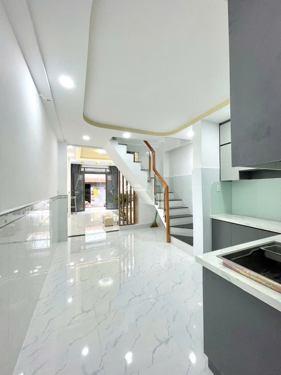 Nhà Mới 100% Hẻm Xe Tải Chiến Lược, 42.6m2, Chỉ 4.38 Tỷ, Xách Vali Vào Ở Ngay