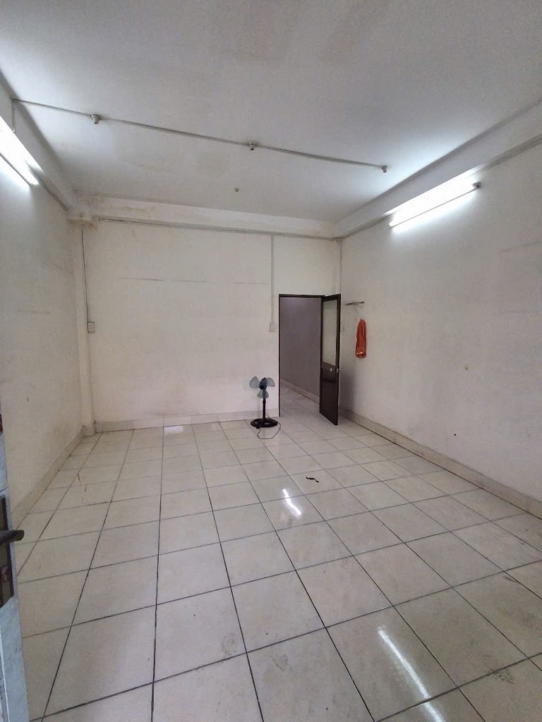 50M2 - 3 TẦNG - MẶT TIỀN ÔNG ÍCH KHIÊM - QUẬN 11 - NHÀ ĐẦY ĐỦ CÔNG NĂNG