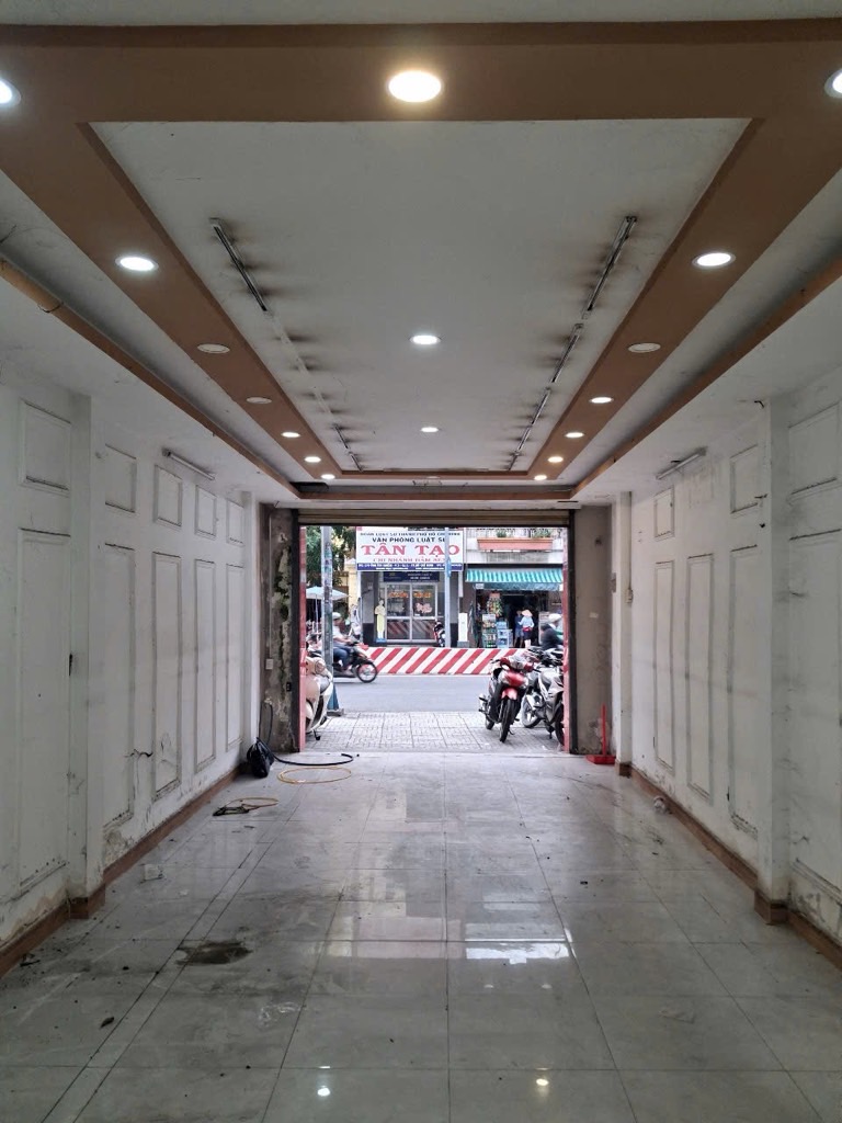 50M2 - 3 TẦNG - MẶT TIỀN ÔNG ÍCH KHIÊM - QUẬN 11 - NHÀ ĐẦY ĐỦ CÔNG NĂNG