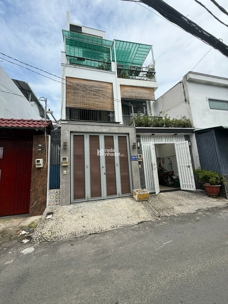 Bán nhà MTKD - 4m*15m - 4 tầng - hẻm xe tải tránh, Ngay Emart Phan Huy Ích Gò Vấp, 6 tỷ bé