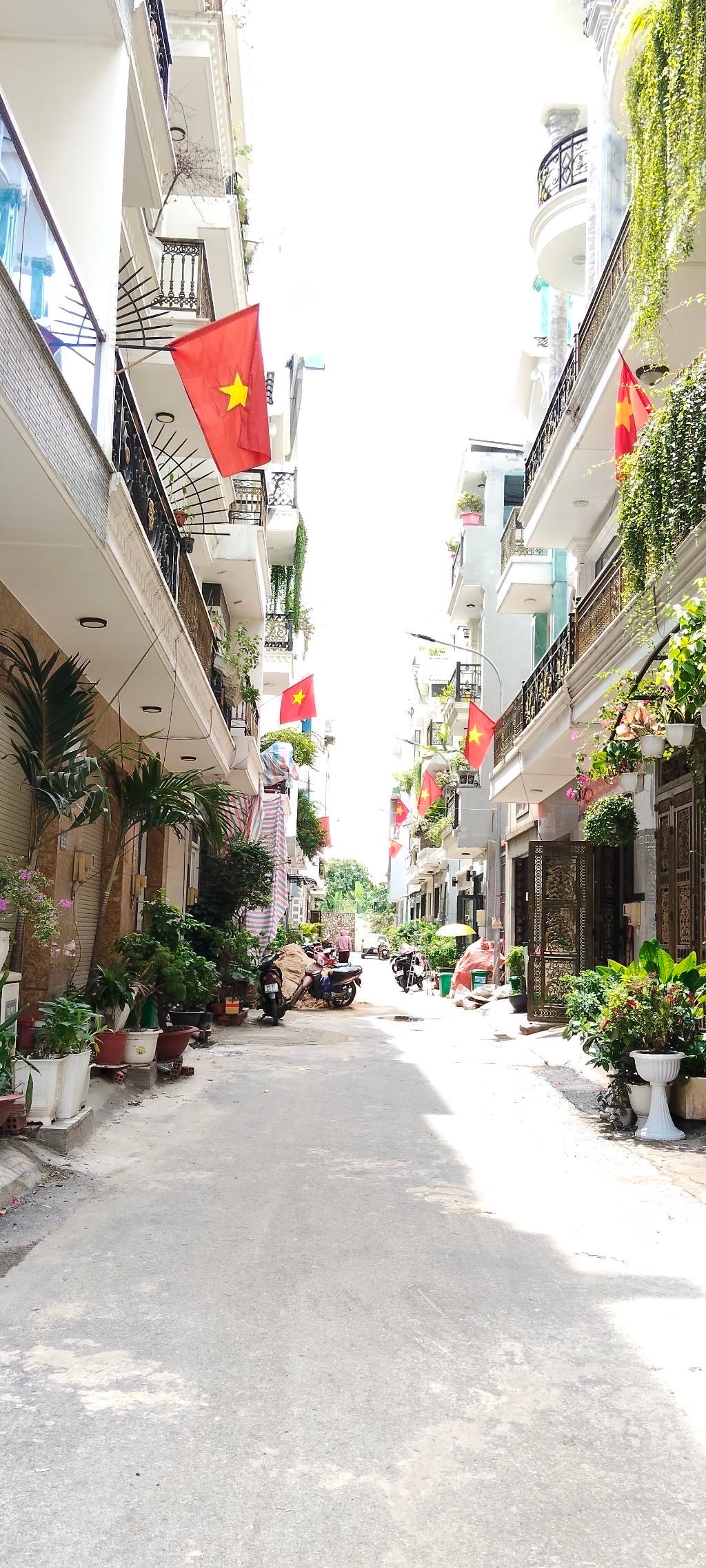 Bán nhà khu phân lô đòng bộ bình hưng hó B