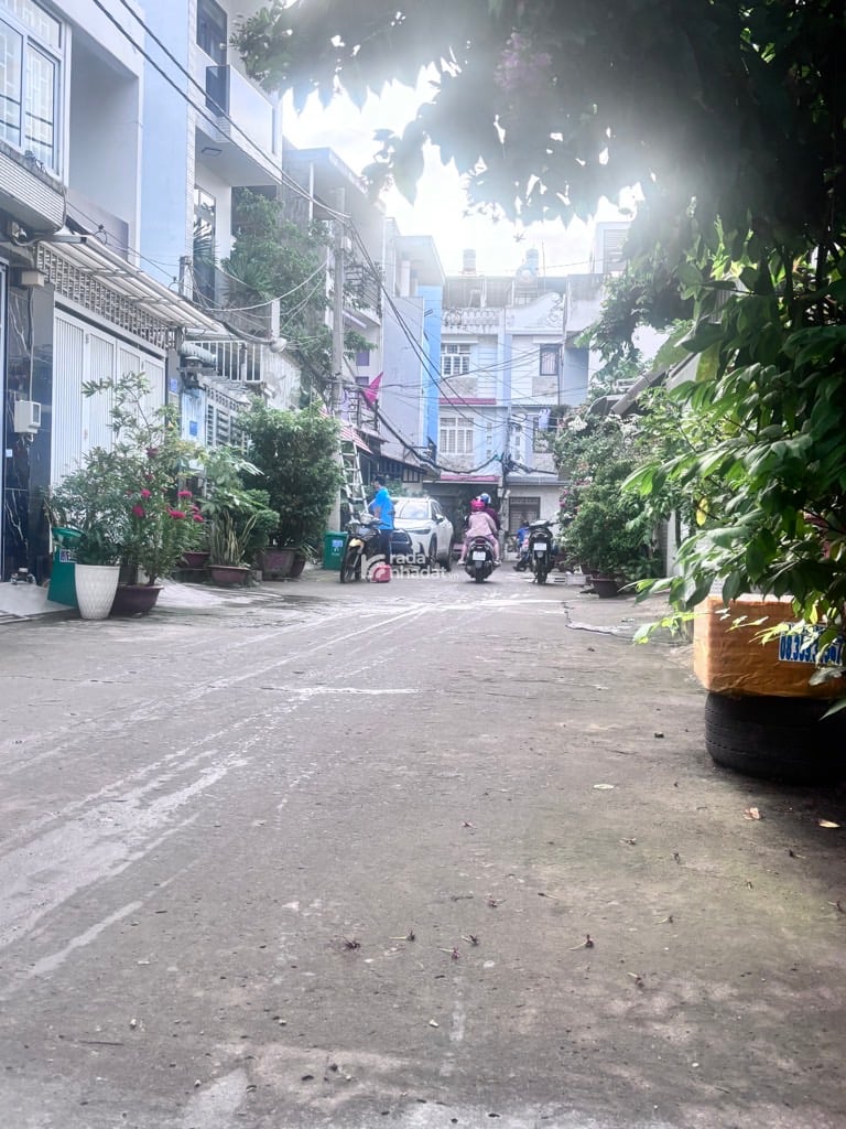  NHÀ HẺM XE HƠI 1806 HUỲNH TẤN PHÁT, TRUNG TÂM TT NHÀ BÈ, 50M2