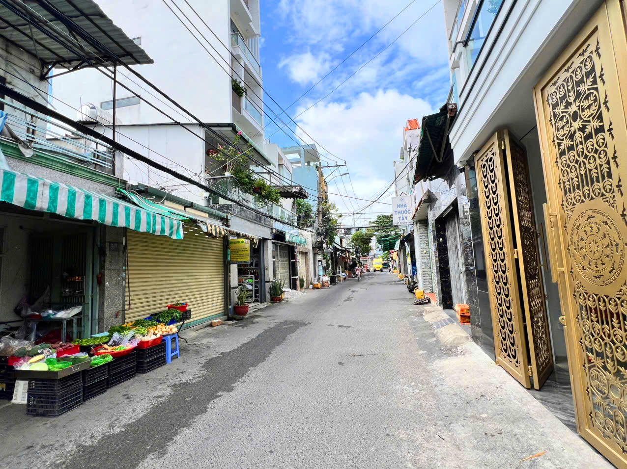 BÁN NHÀ 2 TẦNG HẺM KINH DOANH ĐƯỜNG TỈNH LỘ 10 KHU TÊN LỬA 
