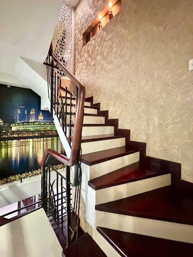 Nhà đẹp ngay Ngã Tư Bảy Hiền - QUẬN TÂN BÌNH -4.3 x 14 m Vuông -5 Tầng -8.5 tỷ