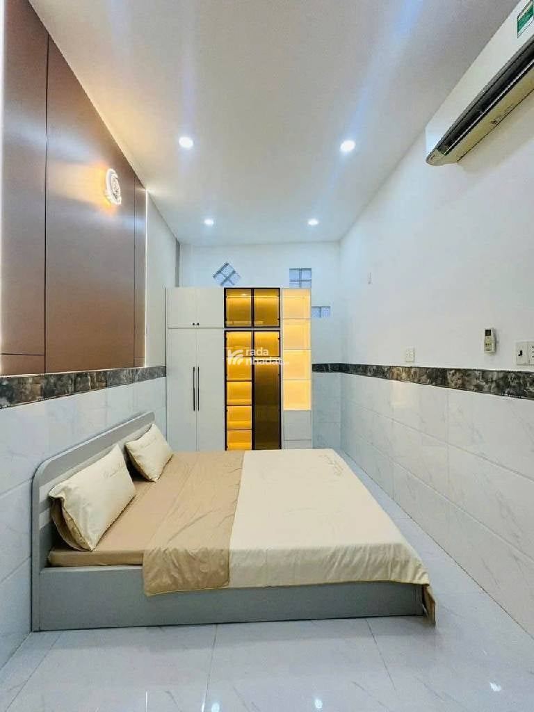 Nhà ôtô đổ cửa - 2 tầng mới - 58m2 nở hậu - full nội thất, Làng Hoa Gò Vấp, 5 tỷ xíu