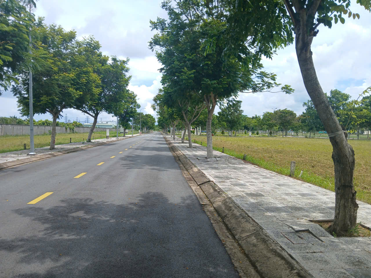 CẦN BÁN GẤP LÔ ĐẤT THUỘC " KĐT THE SOLIA ", GIÁ TỐT ĐẦU TƯ & AN CƯ ,GIÁ FULL 2,25 TỶ