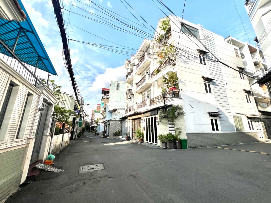 BÁN NHÀ KHU PHÂN LÔ CAO TẦNG, AN NINH - ÔTÔ ĐẬU CỬA, QUANG TRUNG GV, DT 85M, NHỈNH 8 Tỷ