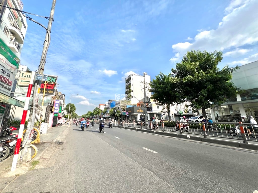 BÁN NHÀ KHU PHÂN LÔ CAO TẦNG, AN NINH - ÔTÔ ĐẬU CỬA, QUANG TRUNG GV, DT 85M, NHỈNH 8 Tỷ