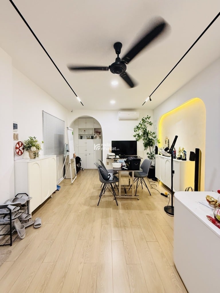 ĐÓN ĐẦU TUYẾN METRO, HXH HẬU GIANG, TÂN BÌNH, CÓ DÒNG TIỀN. GIẢM 350TR CHỈ CÒN 10.5T TL 