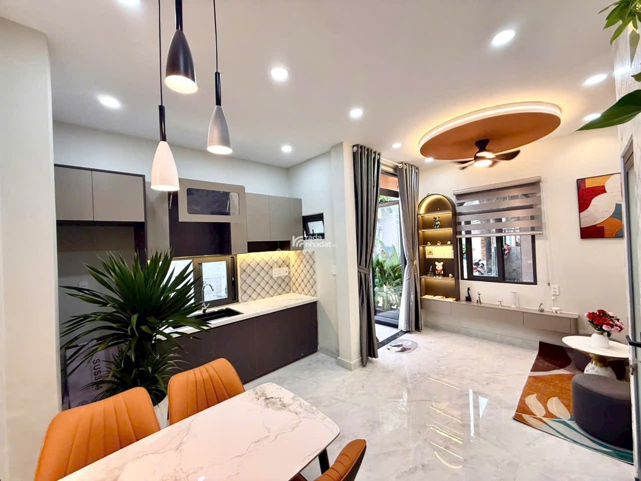 NHÀ CĂN GÓC 2 MẶT HẺM XE HƠI FULL NỘI THẤT P.24 QUẬN BÌNH THẠNH