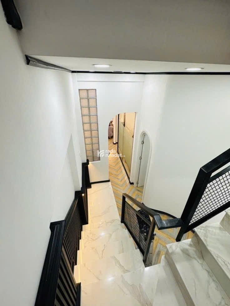 Nhà hẻm Ô tô Lê Văn Sỹ - QUẬN PHÚ NHUẬN - 3.7 x 12 m Vuông vắn - 9.8 tỷ