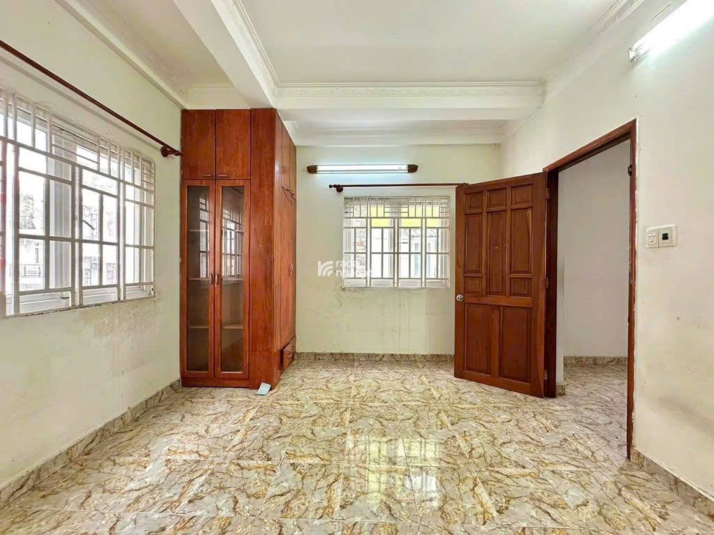 HÀNG MỚI GÒ VẤP- HXH - SAU CĂN MẶT TIỀN NGUYỄN VĂN CÔNG- CHDV 8 PHÒNG- DÒNG TIỀN 25 TRIỆU- 90M2