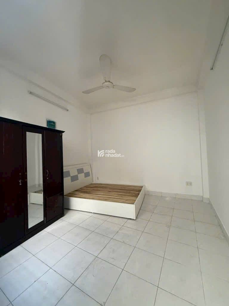 HÀNG MỚI GÒ VẤP- HXH - SAU CĂN MẶT TIỀN NGUYỄN VĂN CÔNG- CHDV 8 PHÒNG- DÒNG TIỀN 25 TRIỆU- 90M2