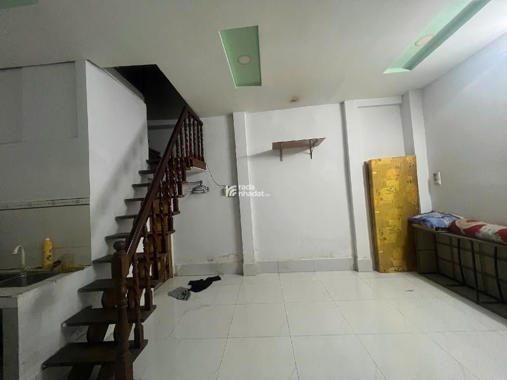 Bán Nhà Nhỏ Xinh Gần Chợ Tân Hương Chỉ 2.4 Tỷ