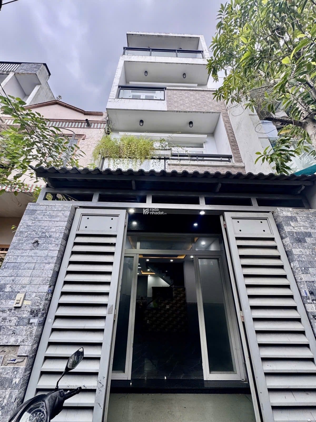 HẺM Ô TÔ NGUYỄN HỮU TIẾN - TÂN PHÚ  5 TẦNG Ở NGAY