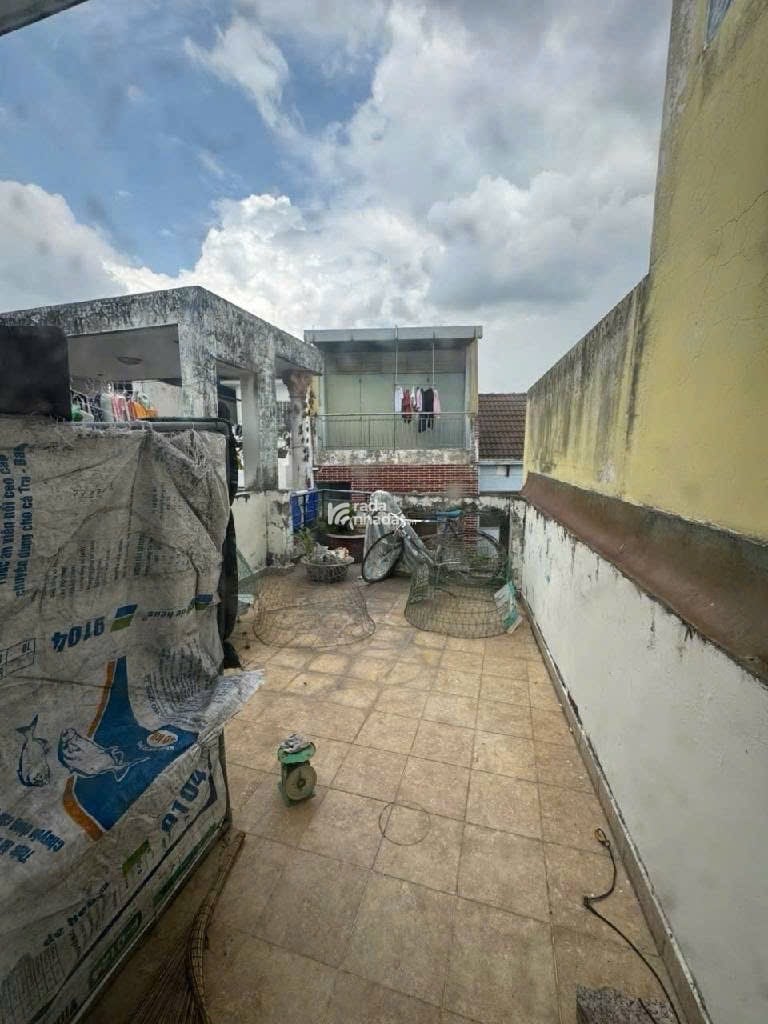 BÁN NHÀ 3 TẦNG GẦN CẦU LÒ GỐM 60M2 3.X TỶ 4 PN HẺM XE HƠI QUẬN 8 