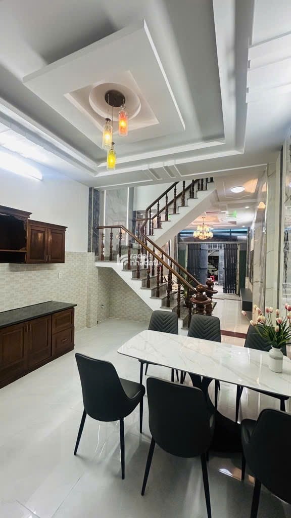 BÁN NHÀ LÂM THỊ HỐ Q12 - DIỆN TÍCH 51m - NHÀ MỚI 3 TẦNG 4PN HẺM ÔTÔ - CHỦ XÂY KIÊN CỐ - CHỈ 5.45 TỶ