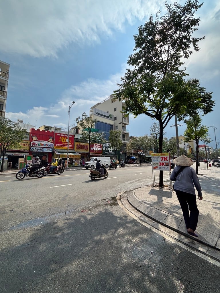 SIÊU PHẨM Q6 SẮP TRÌNH LÀNG - 1 TRỆT 3 LẦU - 6PN - FULL NỘI THẤT .