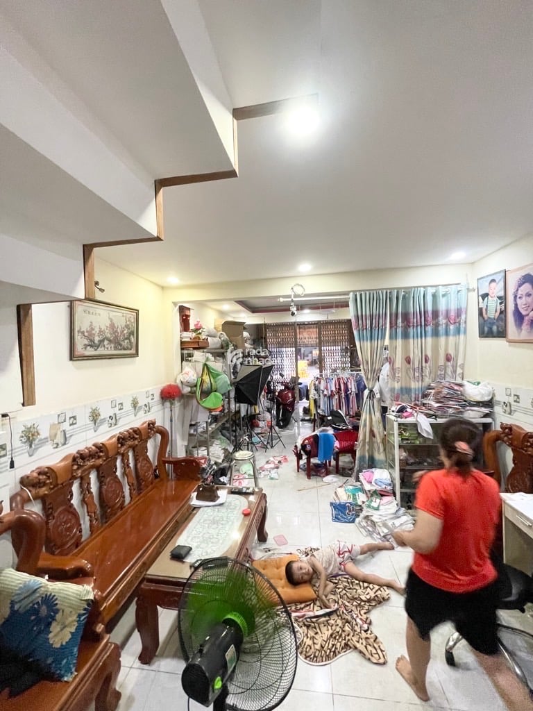 Bán nhà gần lê văn qưới  bình long mã lò