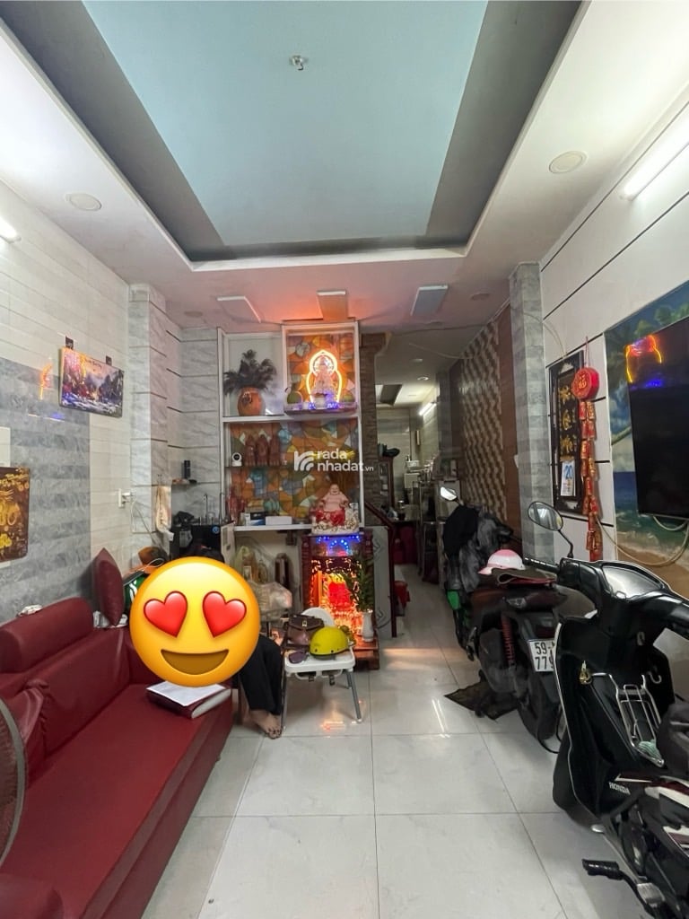 NHÀ 4 TẦNG ĐẦY ĐỦ CÔNG NĂNG, HẺM THÔNG THOÁNG SẠCH SẼ, AN NINH. XE HƠI ĐỖ SÁT NHÀ.