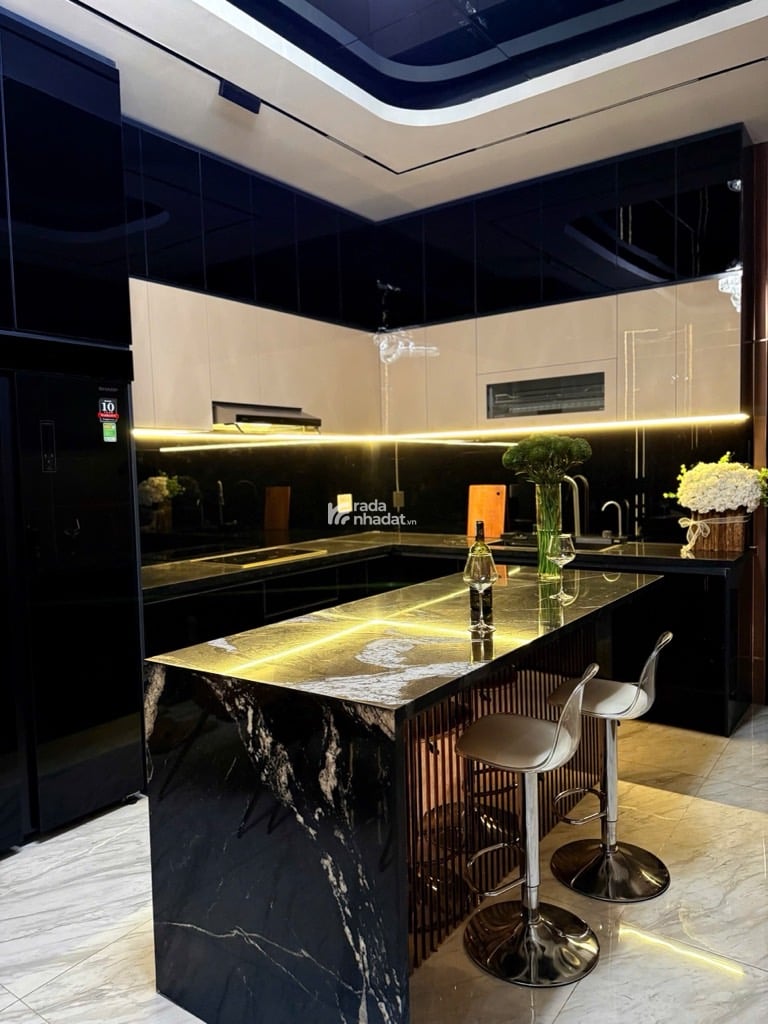 SIÊU XỊN-SIÊU MỊN-SIÊU SANG-SIÊU ĐỈNH- GIÁ CHỈ NHỈNH NHẸ 15TỶ