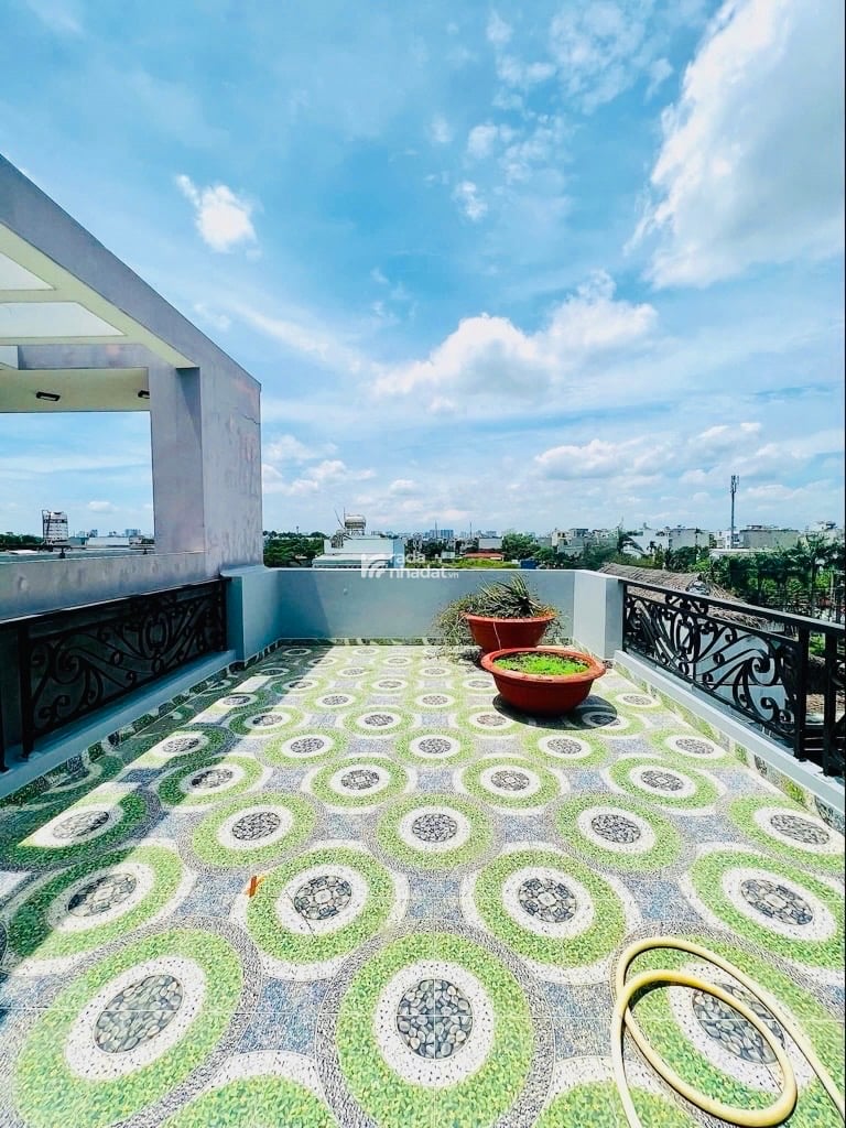 Bán nhà 1 trệt  2 lầu  1 tum  sân thượng, trinh tâm P. Long Trường, Quận 9 - nhỉnh 5 tỷ xíu.