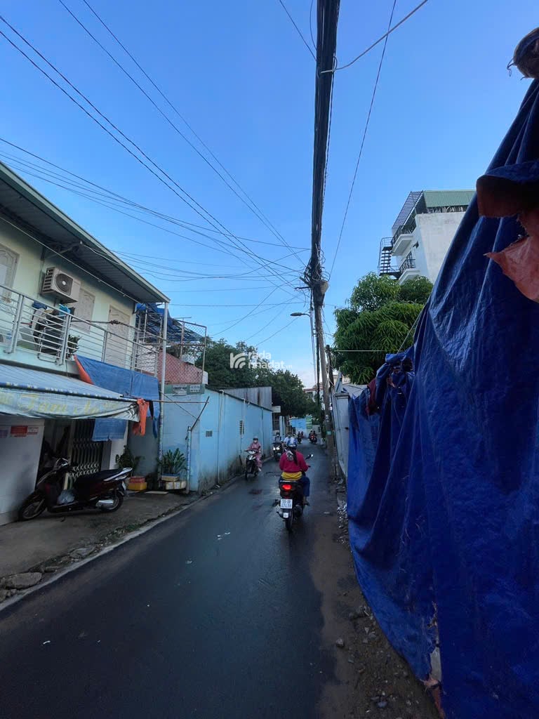 "BÁN NHÀ CẤP 4  , ĐƯỜNG 128, PHƯỚC LONG A, QUẬN 9.Diện tích đất: 77 m2 ( ,(423). GIÁ BÁN: 7.5 TỶ