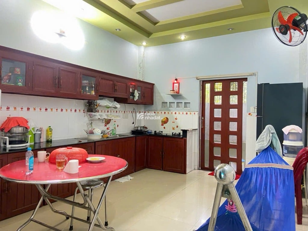 TRUNG TÂM TÂN PHÚ HẺM 6M SÁT MẶT TIỀN  69M (4*18). 3 TẦNG CÓ  7,7 TỶ