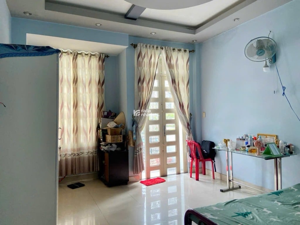 TRUNG TÂM TÂN PHÚ HẺM 6M SÁT MẶT TIỀN  69M (4*18). 3 TẦNG CÓ  7,7 TỶ