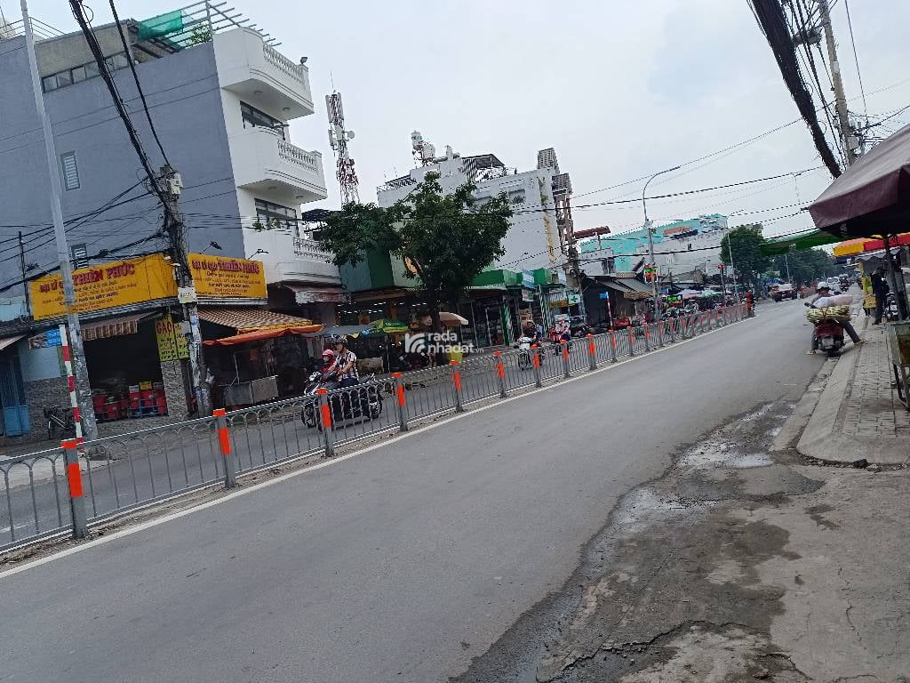 Đất trống hẻm ra đương Dương Thị Mười Q12