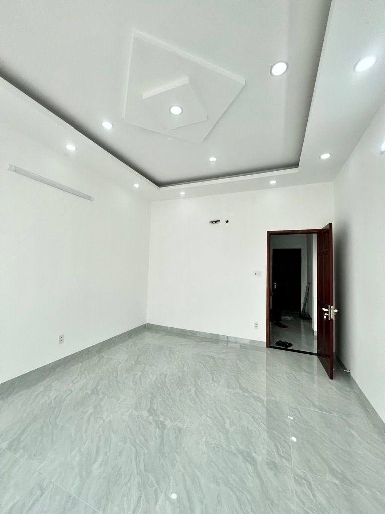 Siêu phẩm 4 tầng Lê Văn Quới- , kết cấu 1 trệt 3 lầu, có tầng HẦM