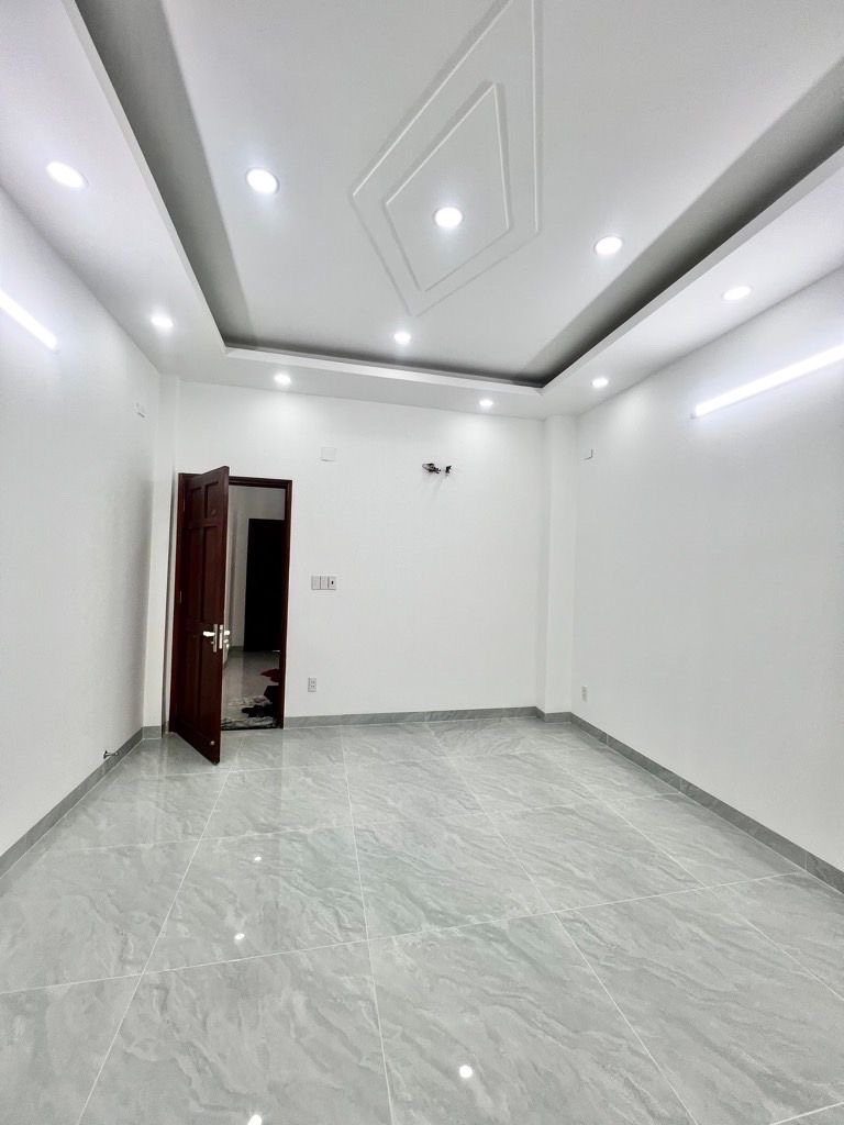 Siêu phẩm 4 tầng Lê Văn Quới- , kết cấu 1 trệt 3 lầu, có tầng HẦM