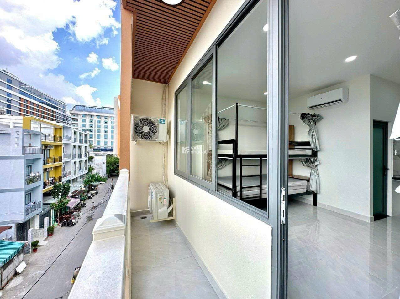 ĐH Văn Lang - Dòng tiền 200tr/tháng - CHDV 7 tầng  Hầm 141m2 (1014)